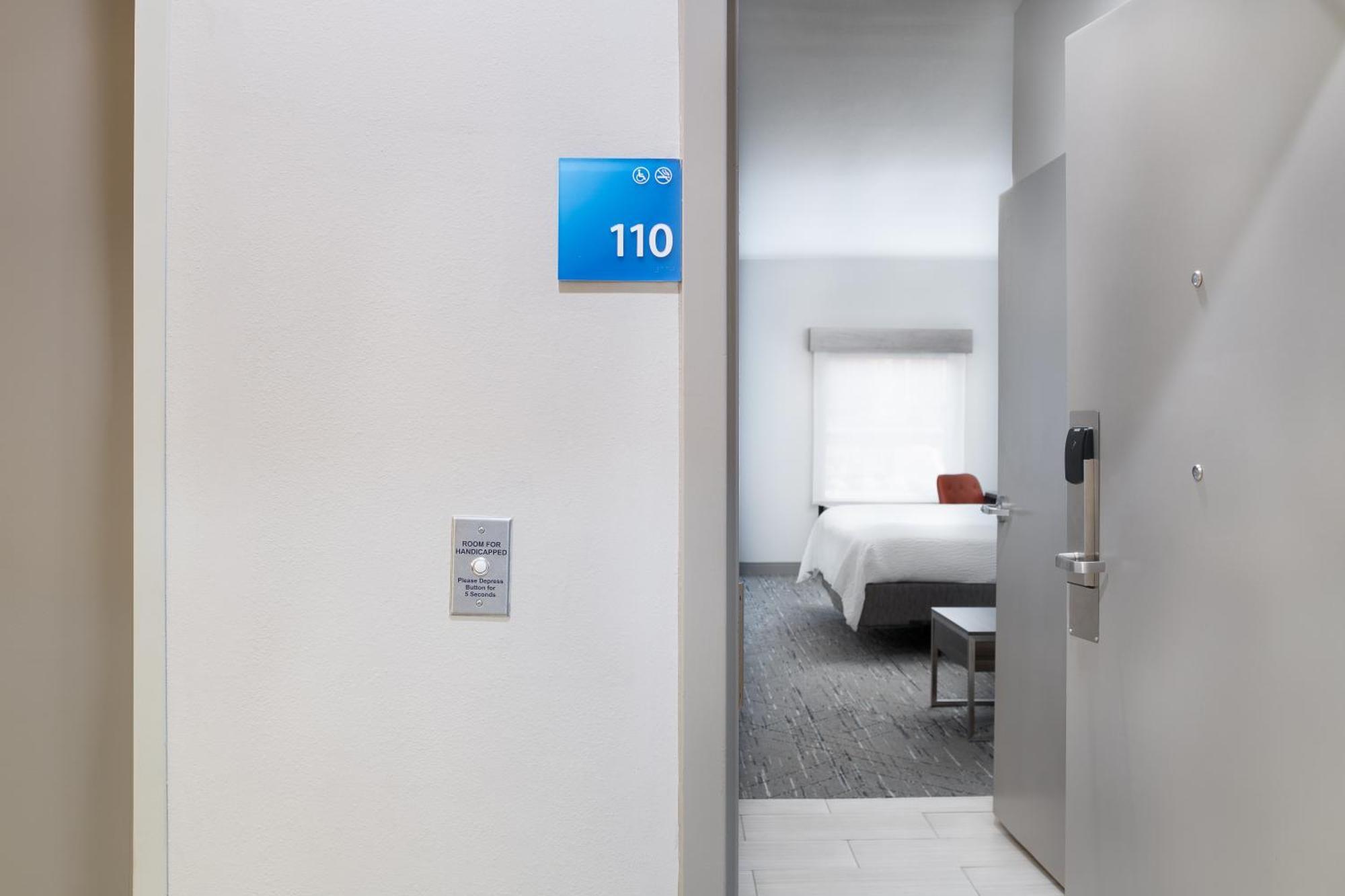 Holiday Inn Express Atlanta West - Theme Park Area By Ihg Lithia Springs Bagian luar foto