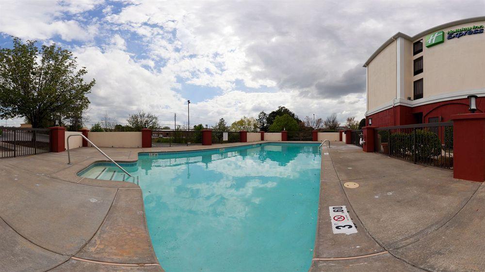 Holiday Inn Express Atlanta West - Theme Park Area By Ihg Lithia Springs Bagian luar foto
